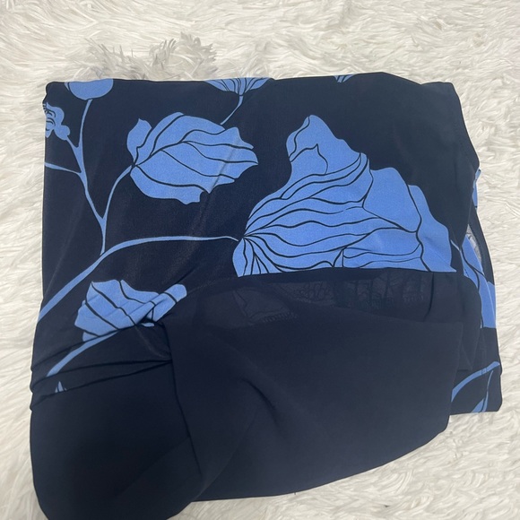 Multiple tops - Picture 5 of 9